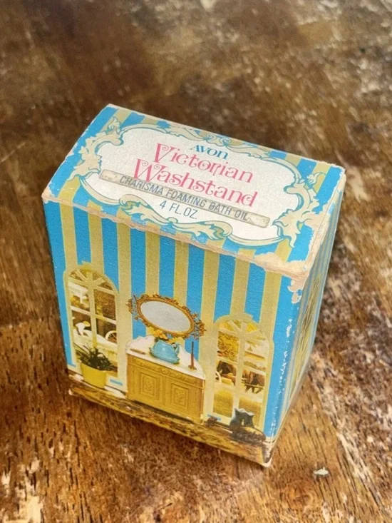 Avon ENGLISH PROVINCIAL Victorian Washstand,Cologne, Bath Oil, Powder Sachet VTG - Picture 7 of 16